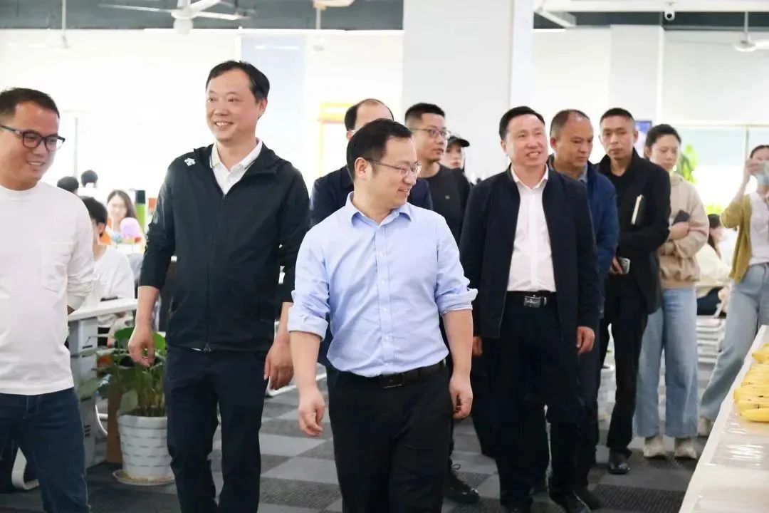 江夏区工商联莅临2024新澳门原料网大全指导调研 江夏区工商联莅临2024新澳门原料网大全指导调研